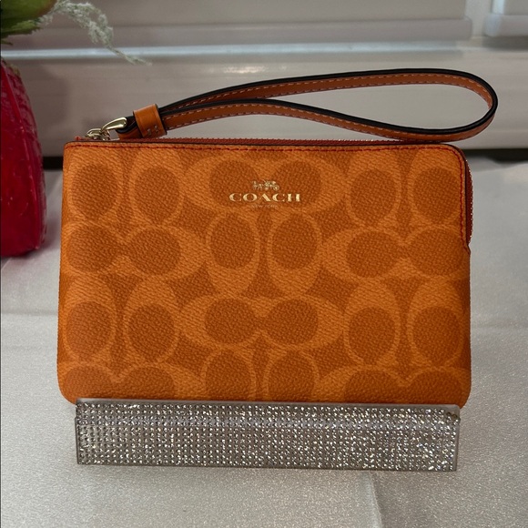 NWT Coach orange wristlet - Picture 1 of 7
